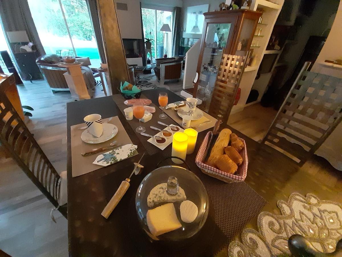 Dans Un Jardin Bb Et Jacuzzi Bed & Breakfast Mandelieu La Napoule Bagian luar foto