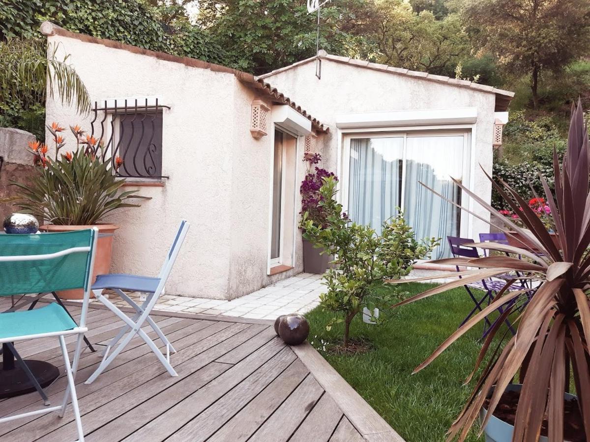 Dans Un Jardin Bb Et Jacuzzi Bed & Breakfast Mandelieu La Napoule Bagian luar foto