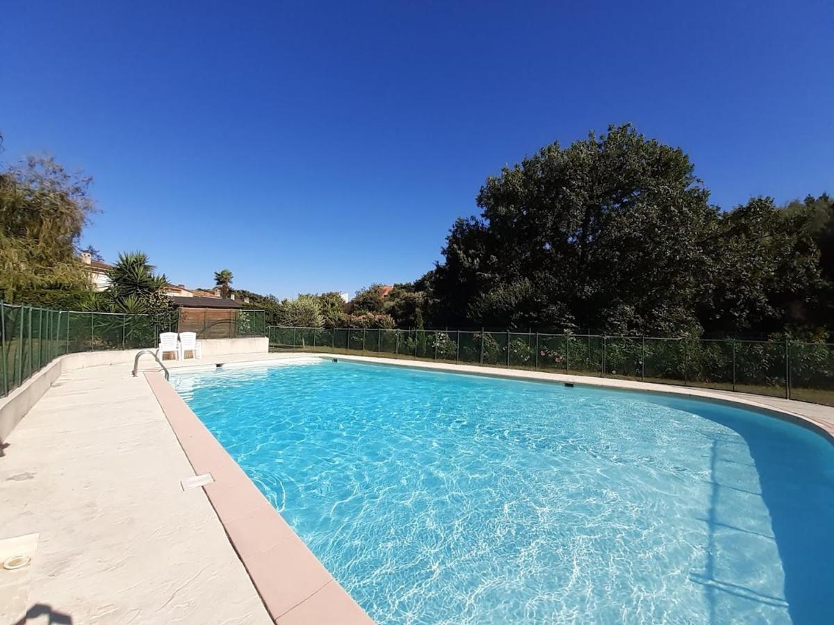 Dans Un Jardin Bb Et Jacuzzi Bed & Breakfast Mandelieu La Napoule Bagian luar foto