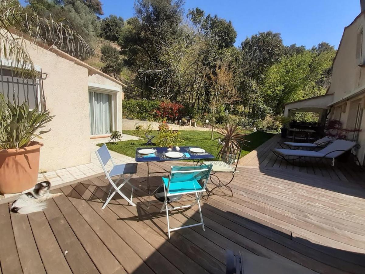 Dans Un Jardin Bb Et Jacuzzi Bed & Breakfast Mandelieu La Napoule Bagian luar foto