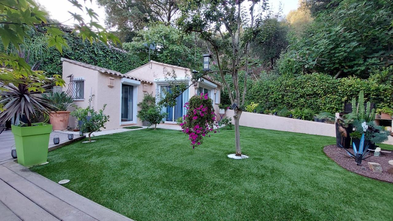 Dans Un Jardin Bb Et Jacuzzi Bed & Breakfast Mandelieu La Napoule Bagian luar foto