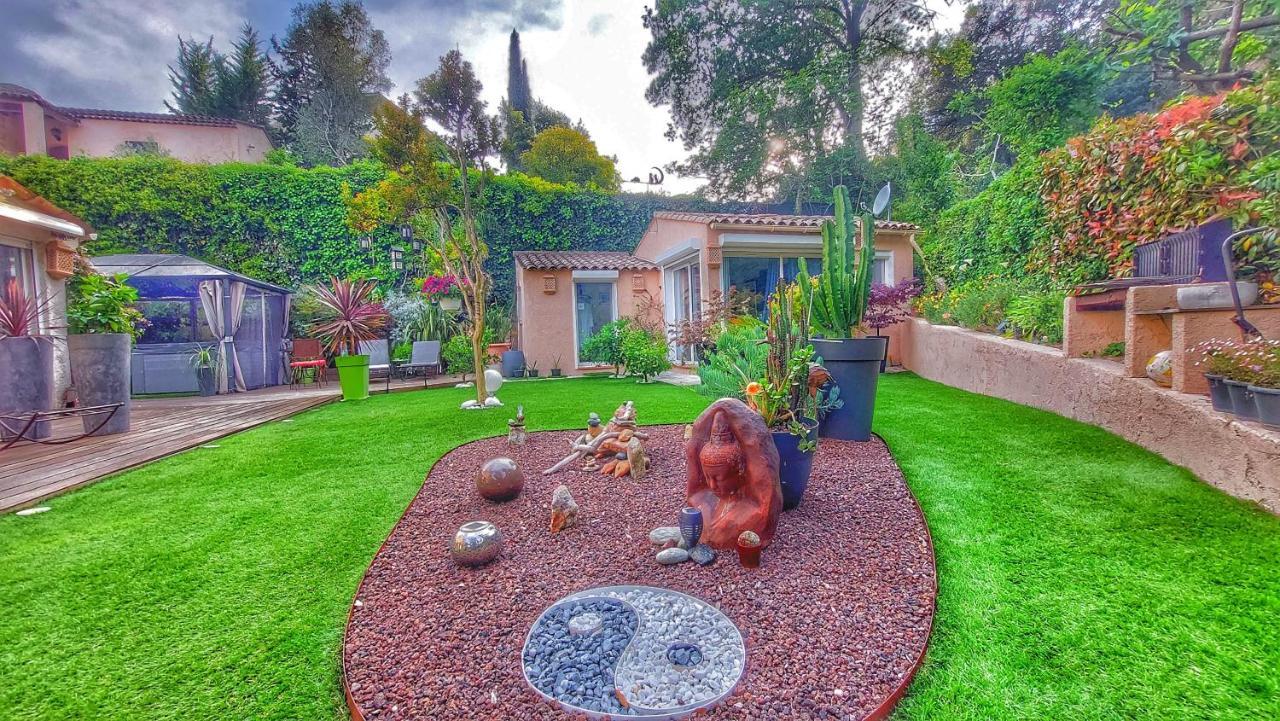 Dans Un Jardin Bb Et Jacuzzi Bed & Breakfast Mandelieu La Napoule Bagian luar foto
